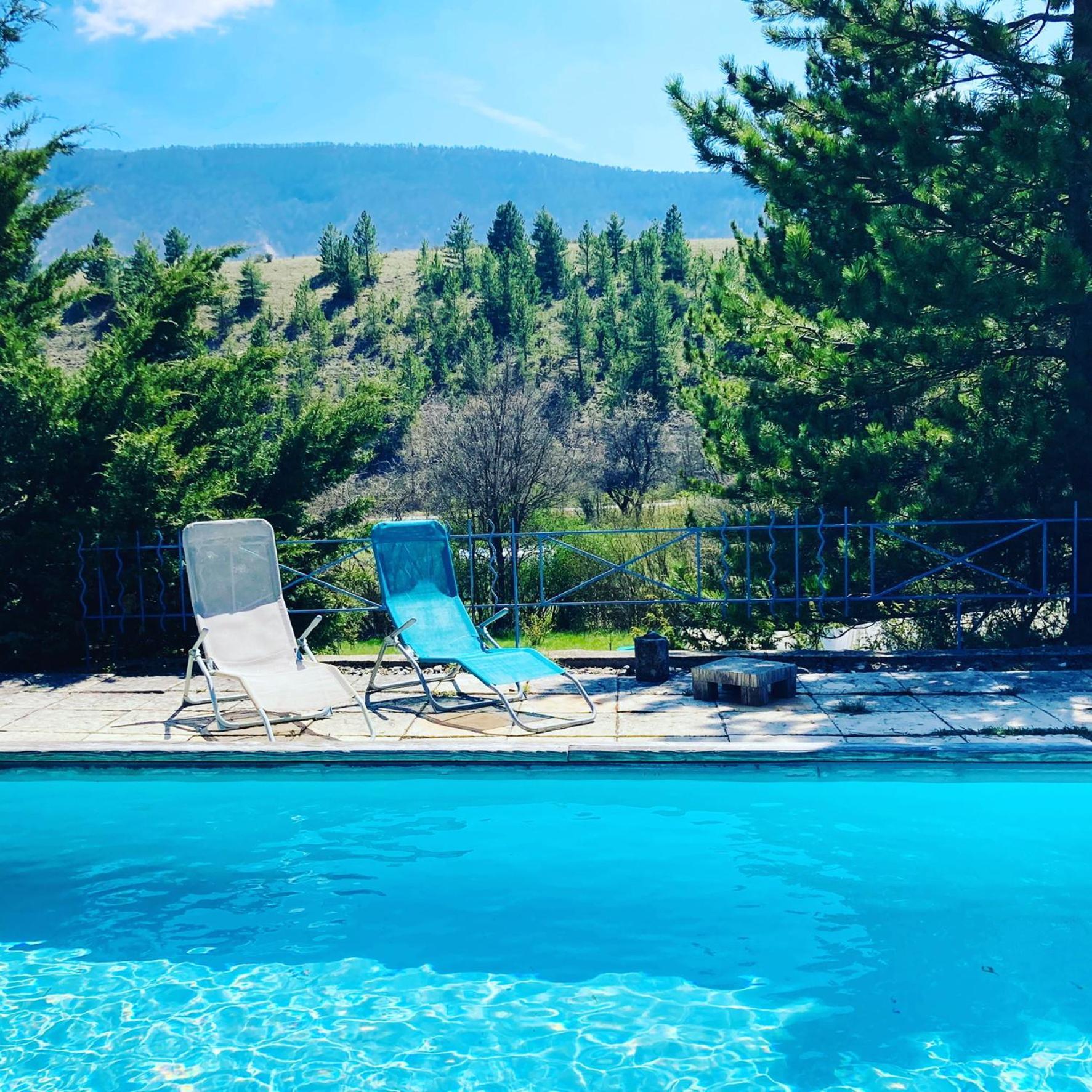 Le Moulin De La Viorne, Gite Avec Piscine Au Coeur De La Nature En Haute-Provence Les Omergues Luaran gambar